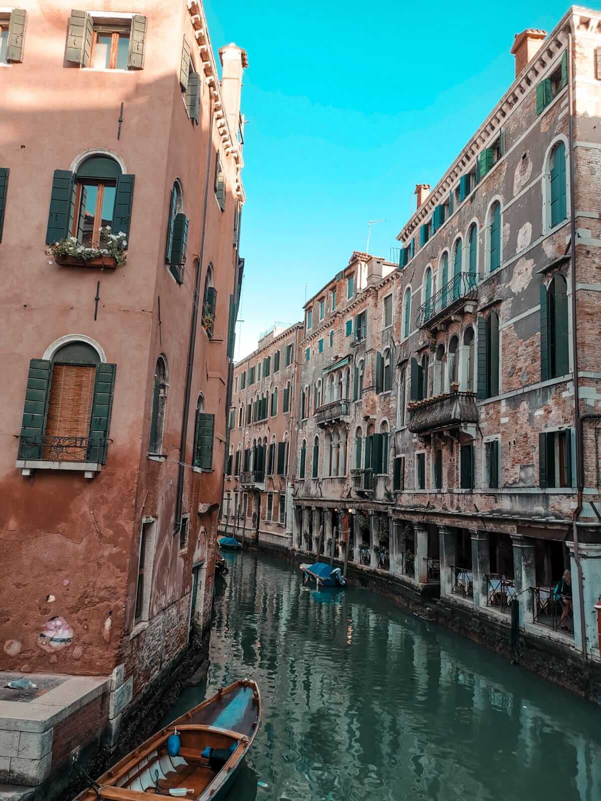 Discover the charms of Venice, the City of Masks